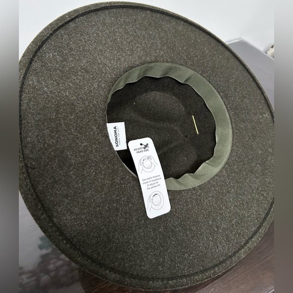 Sonoma Gray Fedora Hat with a Large Starfish or Star of Texas brooch/pendent - Picture 6 of 9